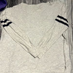 American Eagle Size XL Soft Grey Long Sleeve Sweater